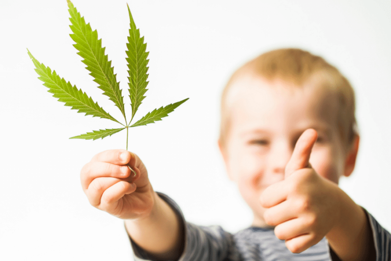 ¿Cómo ayuda el Aceite de Cannabis en los niños?